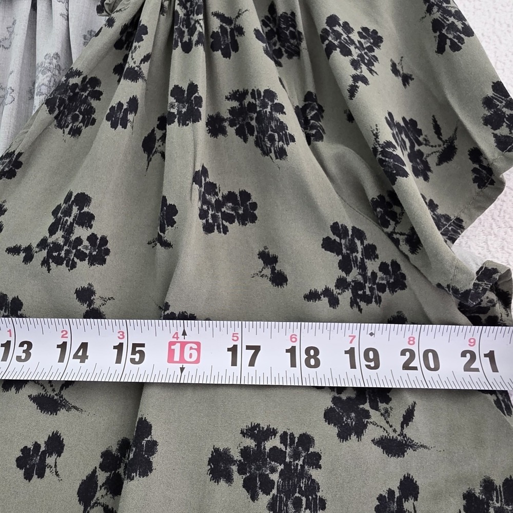 GAP Women XL Green Floral Blouse V Neck Short Sleeve Flowy Casual - Picture 5 of 15